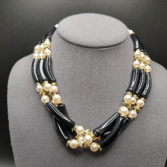 Vintage Black Lucite Bead Necklace, Faux Pearls, 3 Strands, Box Clasp - Picture 4 of 10